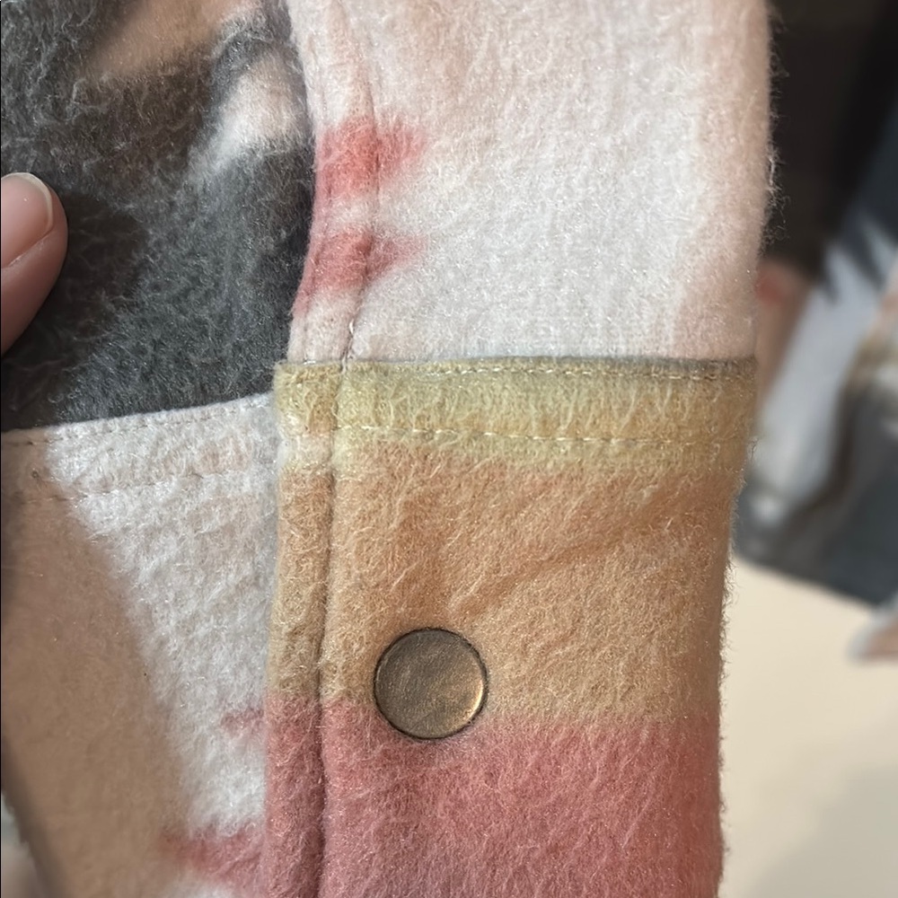 Patterned Fleece Shacket - Picture 6 of 6
